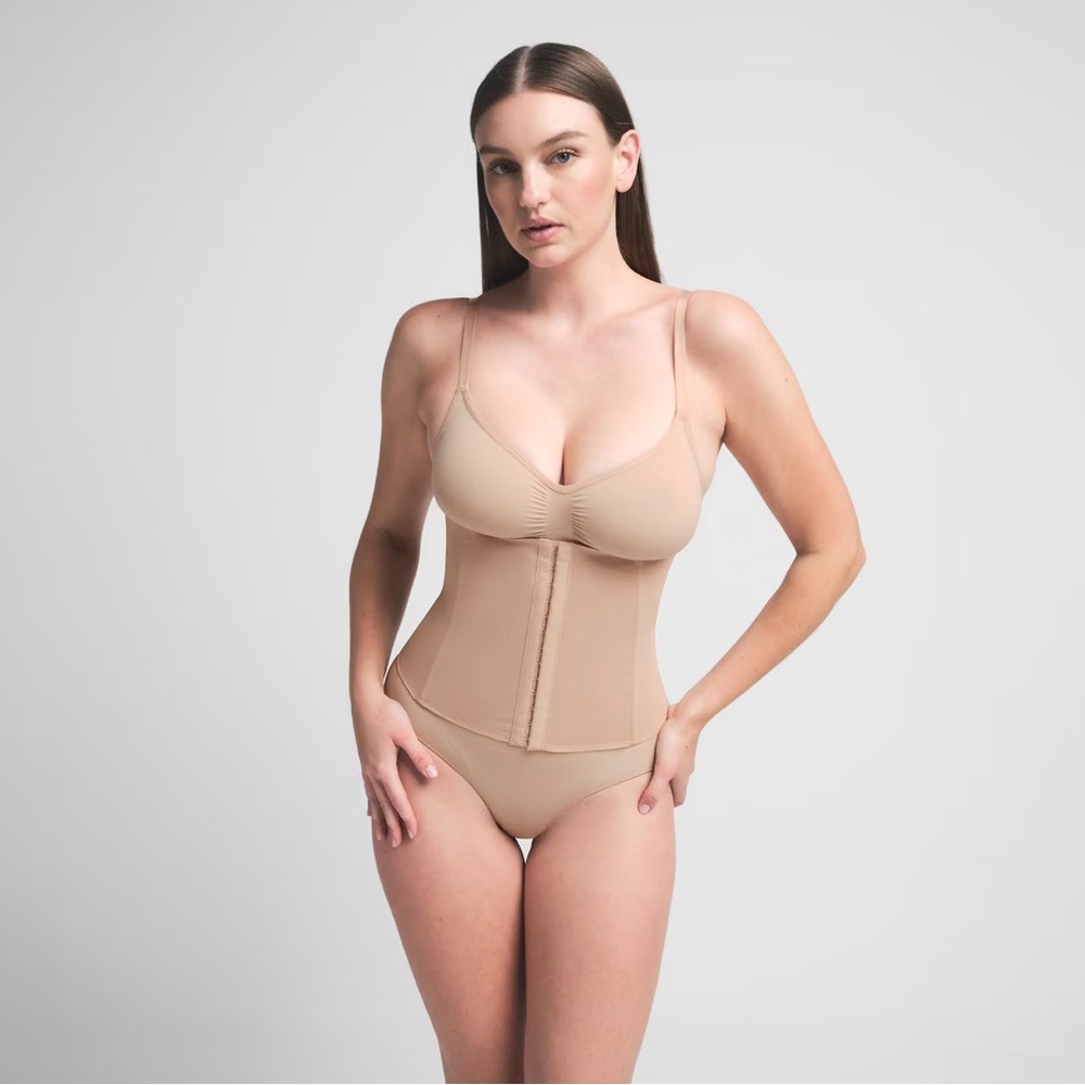 EUC skims waist trainer, clay, XL, with storage bag